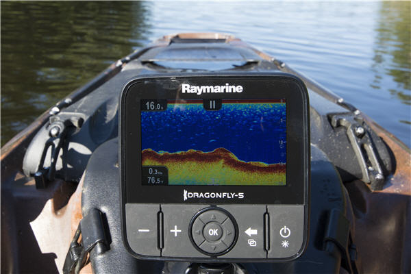 raymarine electronics fish finder