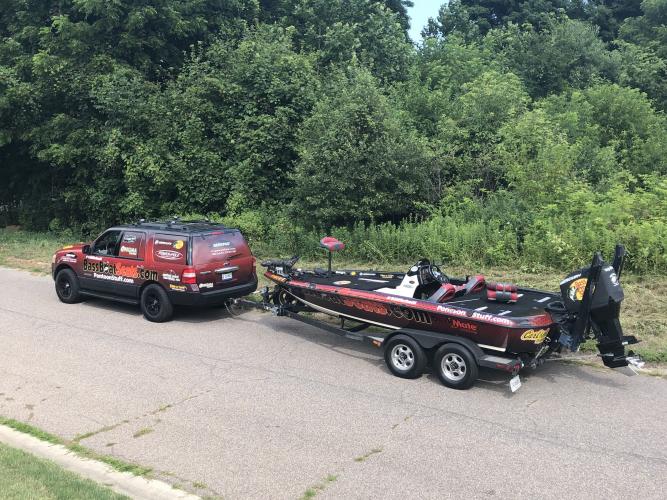 Bass Pro Shop & Cabela's pro angler fishing boat