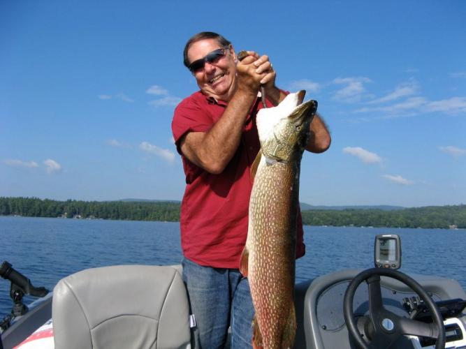 15 lb 38 inch Pike Braggin' Board Photo: 15 lb 38 inch Pike