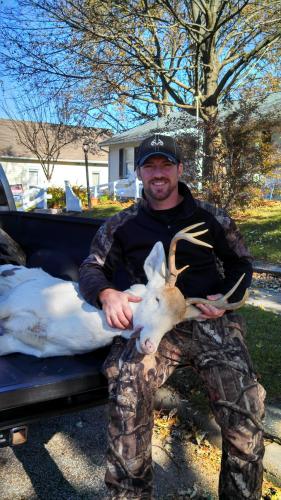 Braggin' Board Photo: Albino Buck IMG 20131110 123328 683