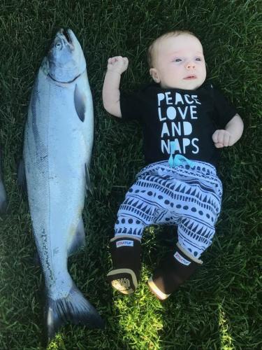 Braggin' Board Photo: Hmm Whos Bigger?