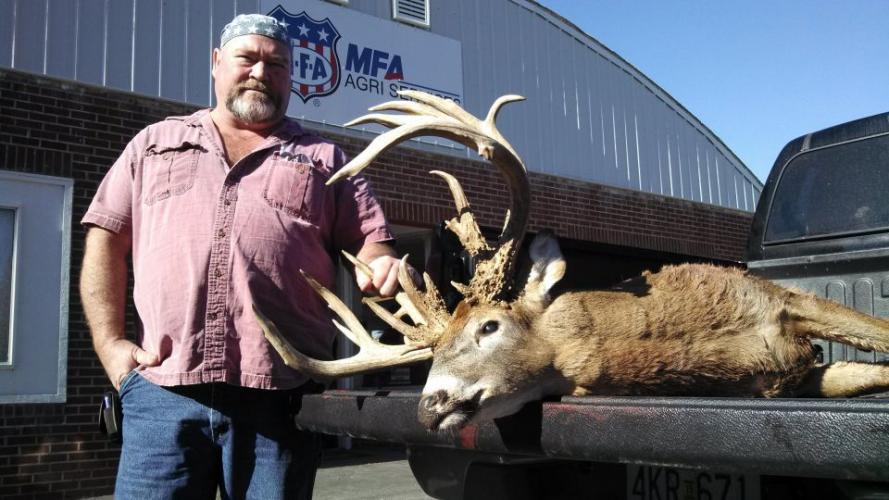 Braggin' Board Photo: 23 POINT Buck
