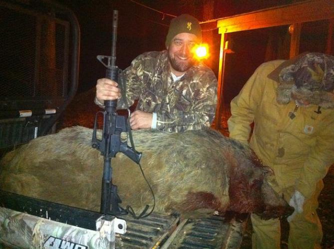 Braggin' Board Photo: hog and rifle