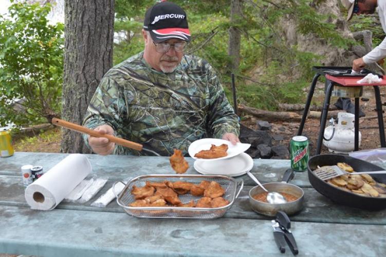 Shore Lunch at The North West  Angle on Lake Of The Woods Braggin' Board Photo: Shore Lunch at The North West  Angle on Lake Of The Woods