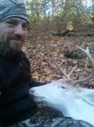 Braggin' Board Photo: Albino Buck