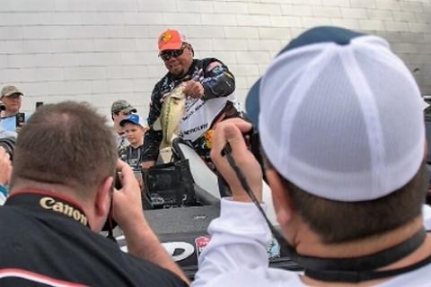 News & Tips: Chris Lane Talks St. Johns River Bassmaster Elite...