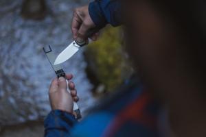 hunting_knife_field_sharpening