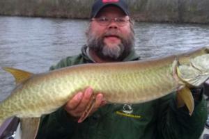 Braggin' Board Photo: Muskie Fishing at Spring Lake