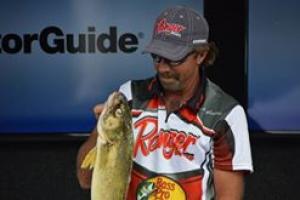 Braggin' Board Photo: Walleye Weigh in