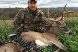 Braggin' Board Photo: Ed with his Buck