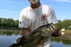 Braggin' Board Photo: Dave's Nice  Bass