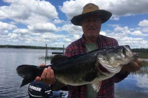 Braggin' Board Photo: Nice Size Bass