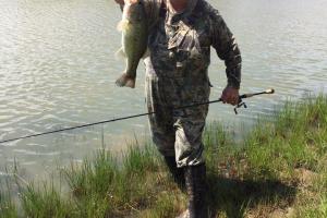 Braggin' Board Photo: Bass Fishing