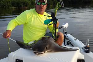 Braggin' Board Photo: Bow fishing Devil Ray with Captain Ike