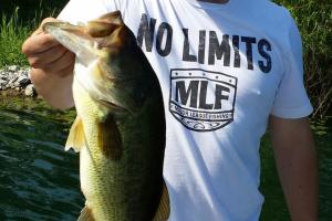 Braggin' Board Photo: Bass fishing Spring Lake, Illnois