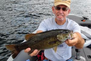 Braggin' Board Photo: 18 inch Smallmouth