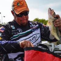 Chris Lane Maintains His Lead on Day Two