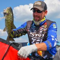 Ott DeFoe in 6th After Day 2