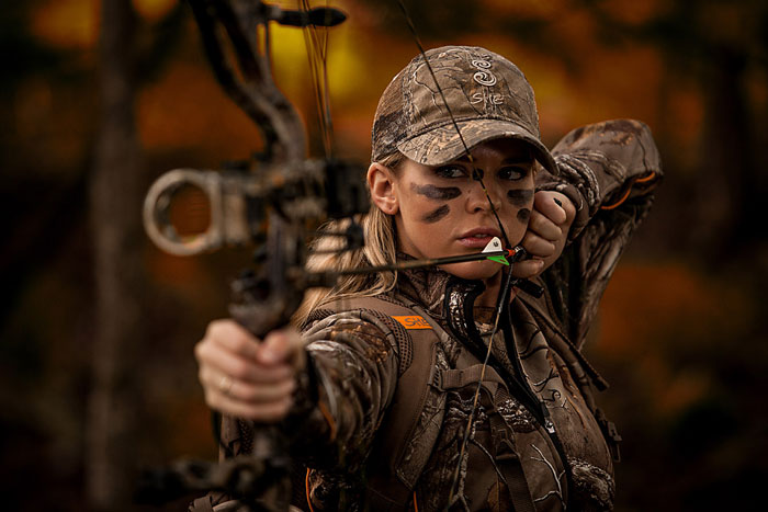 Lady bow hunter