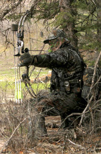 Bowhunters: 3 Reasons Quality Hunting Clothing Improves the Hunt