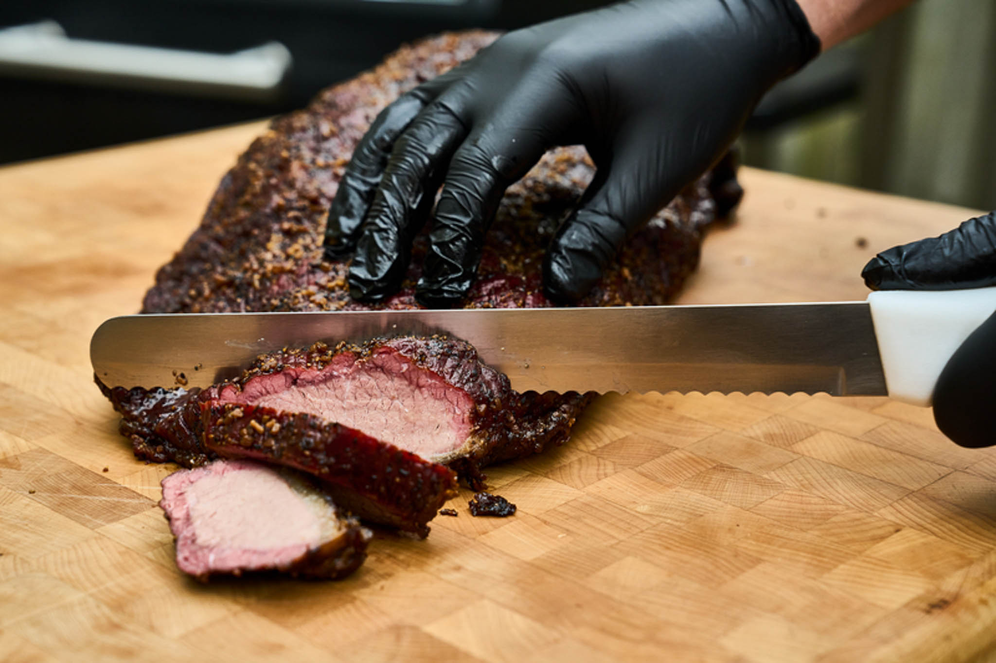 Slicing brisket