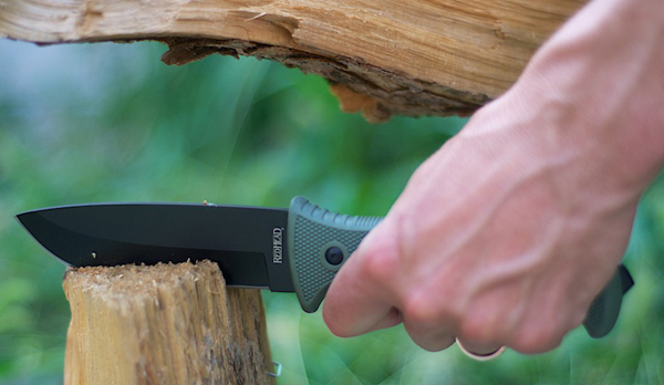 8 Ways to Use a Bushcraft Knife to Survive in the Wild