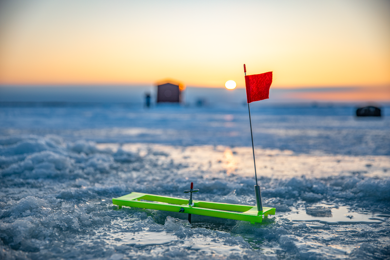 Ice Fishing Tip-Up Lightweight Fishing Rod Tip-Up Orange Flag