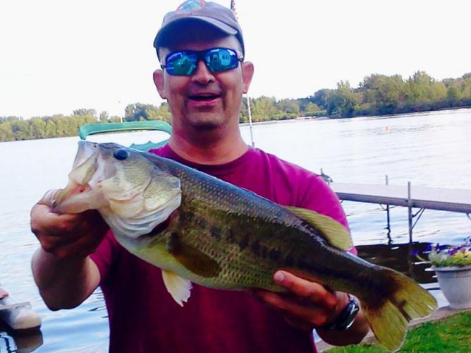 Braggin' Board Photo: 6 lbs Bass on Barbee Lake