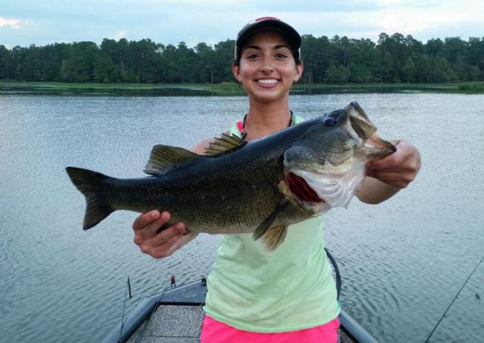 Braggin' Board Photo: 22" Largemouth