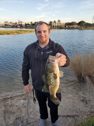 Bass angler Bass Fishing in Ft. Myers Lakes