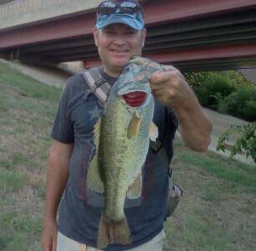 Braggin' Board Photo: canal bass fishing