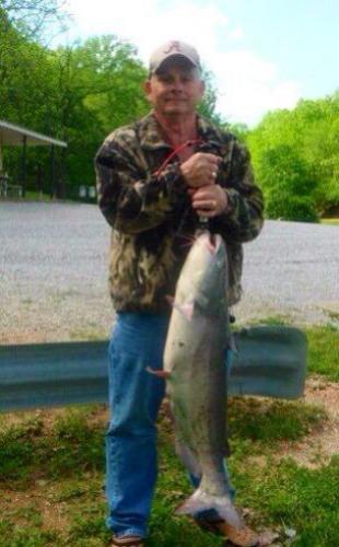 Braggin' Board Photo: Bank fishing - biggest catfish