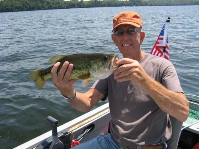 Braggin' Board Photo: 18 inch Largemouth Bass