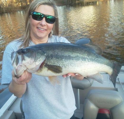 Braggin' Board Photo: Yeah I fish like a girl!