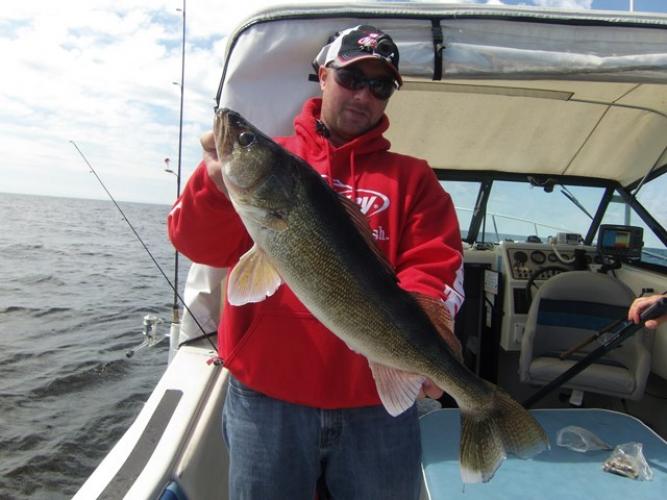 Fall The Season to Jig for Walleyes - Lake of the Woods