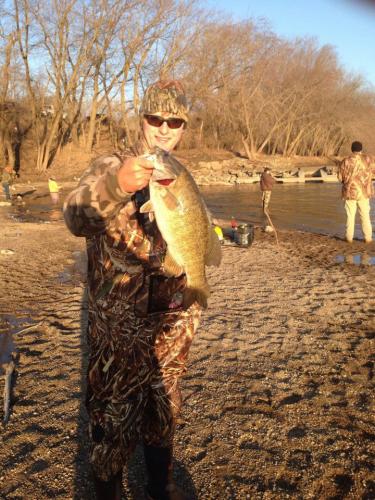 Braggin' Board Photo: 3.8 lbs Small caught on the Des Moines River