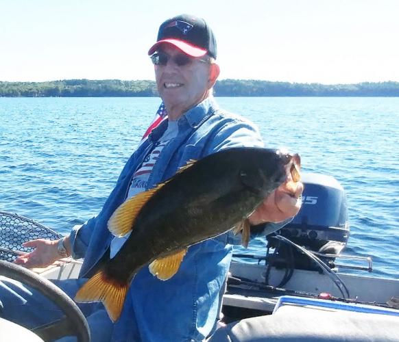 Braggin' Board Photo: 18 inch Smallmouth