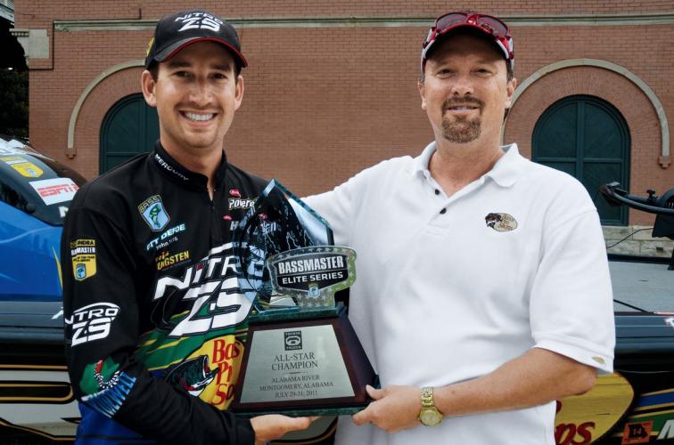 Braggin' Board Photo: 2011 Elite All Star Champion