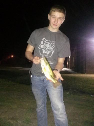 Braggin' Board Photo: Bass Fishing 0423132056a 1