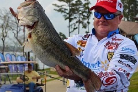 Pro Mark Rose with a 9 Pound Rayburn Slob by Pro Mark Rose with a 9 Pound Rayburn Slob...