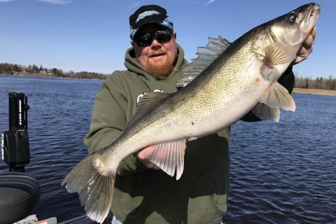 Catching Crappie and Walleye On The New Clam Predator Tip UpFROM MY  BOAT! 