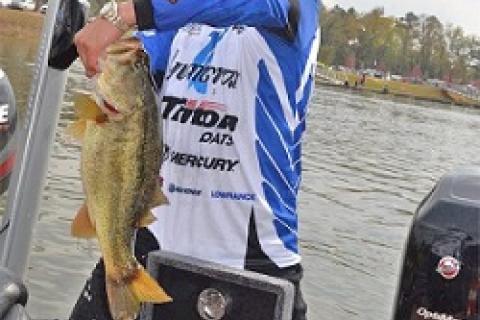 Livingston Lures pro Byron Velvick by Livingston Lures pro Byron Velvick...