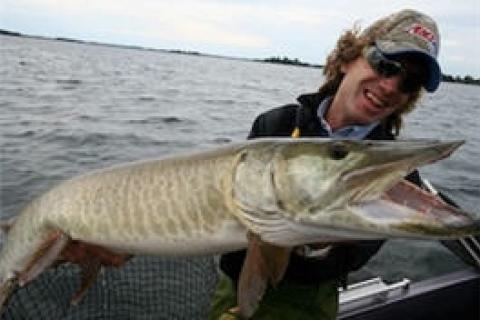 News & Tips: Fishing Vertical for Muskies
