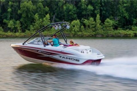 News & Tips: Power Boating Tips for Beginners