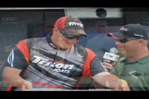 1Source Video: 2013 Day One Oconto Wisconsin Masters Walleye Circuit Slide Show