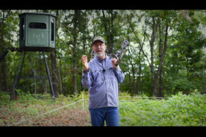 1Source Video: 3 Advantages to Bow Hunting From a Blind