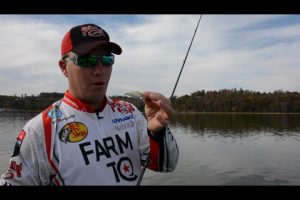 1Source Video: Fall Shallow Mini Cranking for Bass