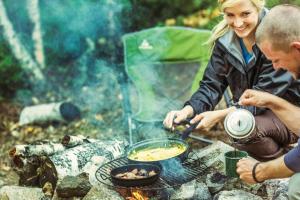 News & Tips: 10 Easy Breakfast Recipes for Campers & Hikers...