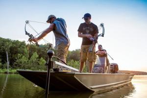 News & Tips: Experts on Bowfishing & Bowhunting Featured on Bass Pro Shops Outdoor World Radio...