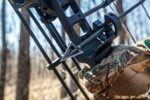 Hunting bow & broadhead